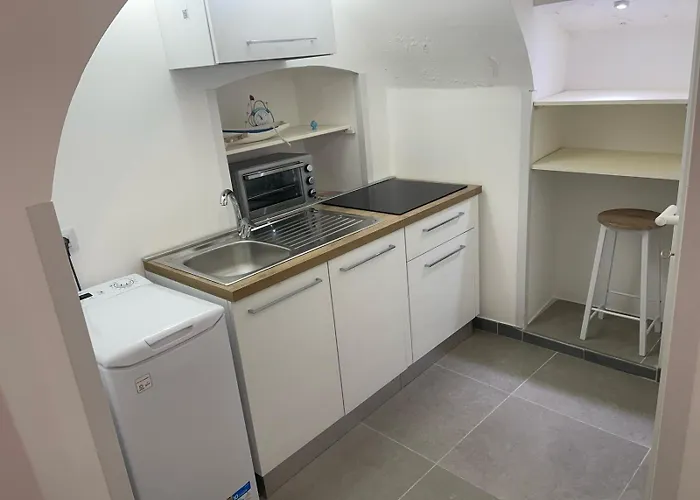 Rosa A E B Holiday home *